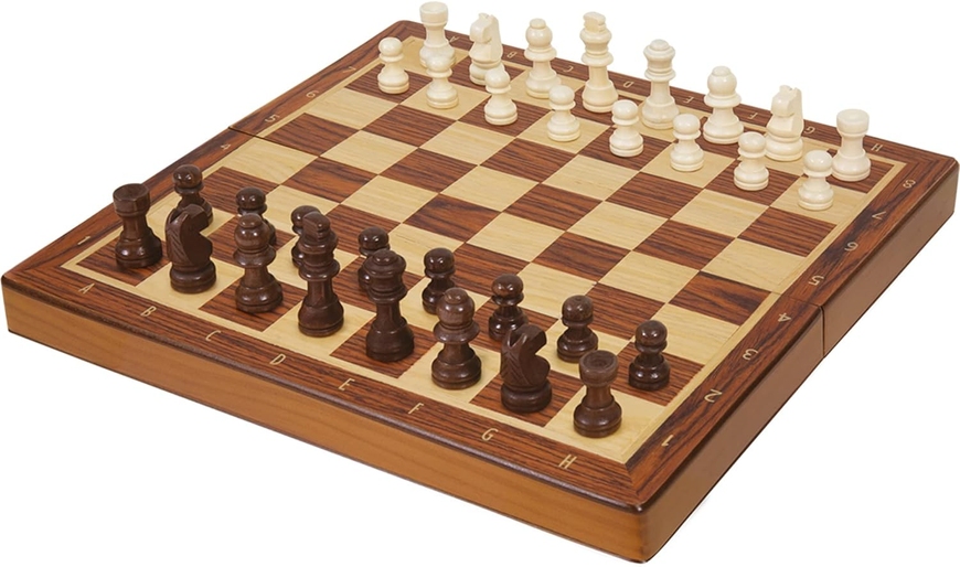 Шахматы деревянные в складной шкатулке
