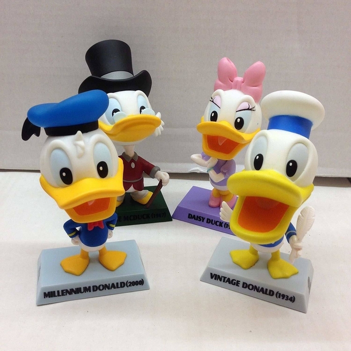 Дейзи Дак - Disney Treasures 100th Anniversary Collectible Figure - Daisy Duck (1937)