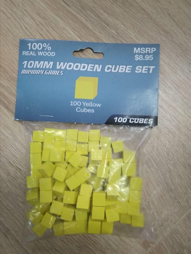 Кубик деревянный Mayday 10 мм - желтый - 10 штук